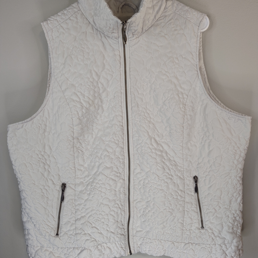 CJ Banks Floral Quilted White Vest with Zip-Up Pockets